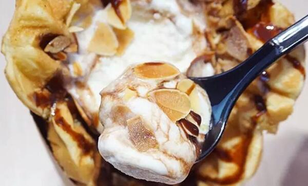 ice cream waffle.jpg